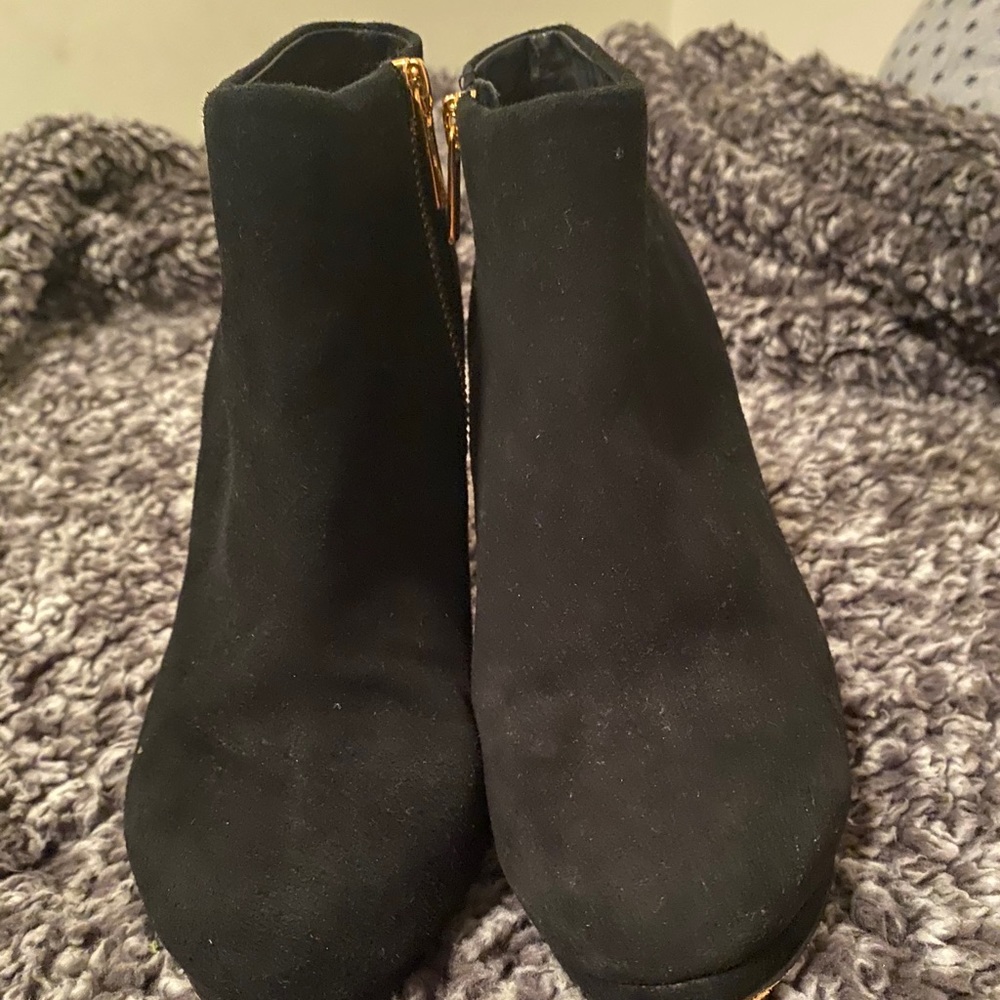 Michael Kors ankle booties - Picture 3 of 5